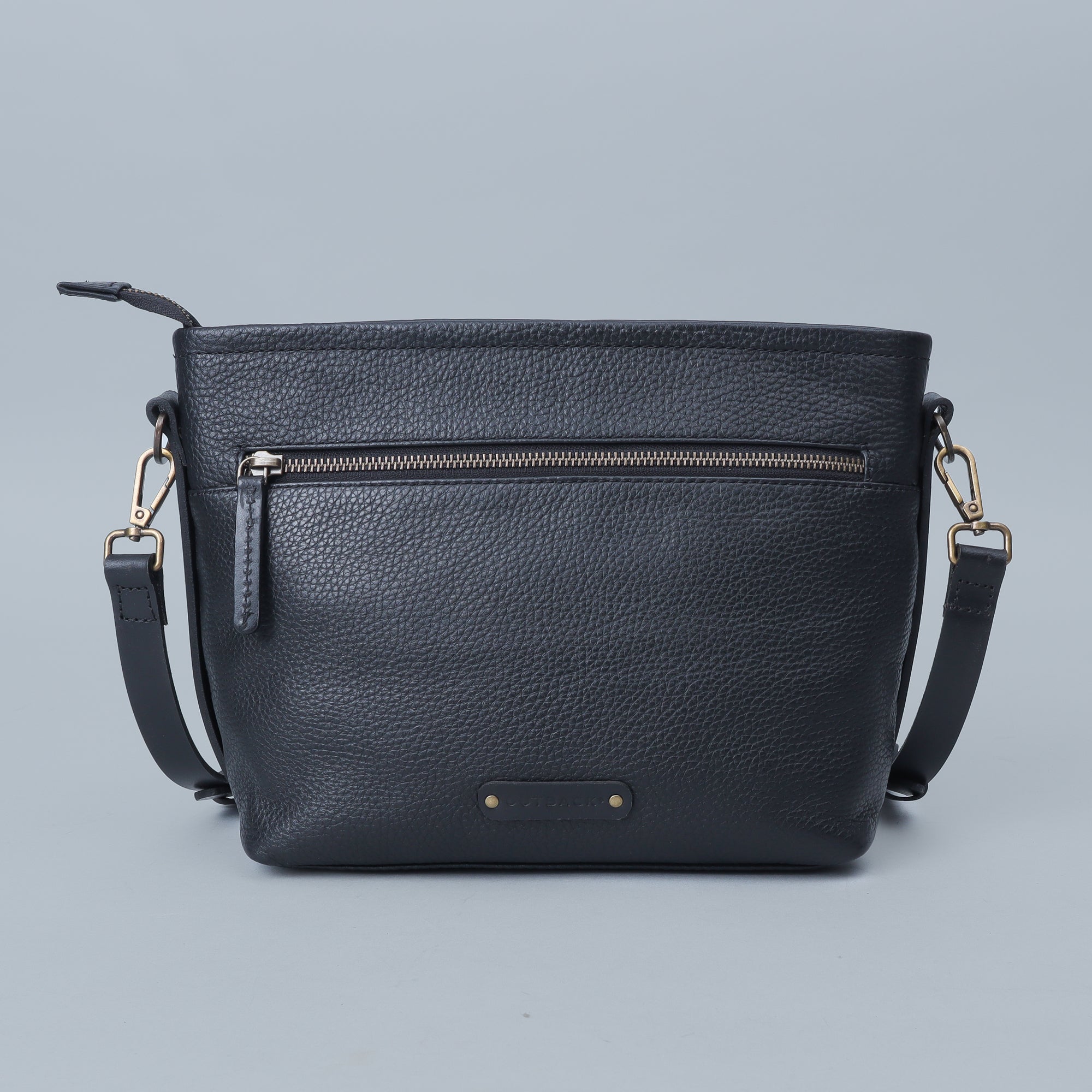 Victoria Crossbody bag with chain