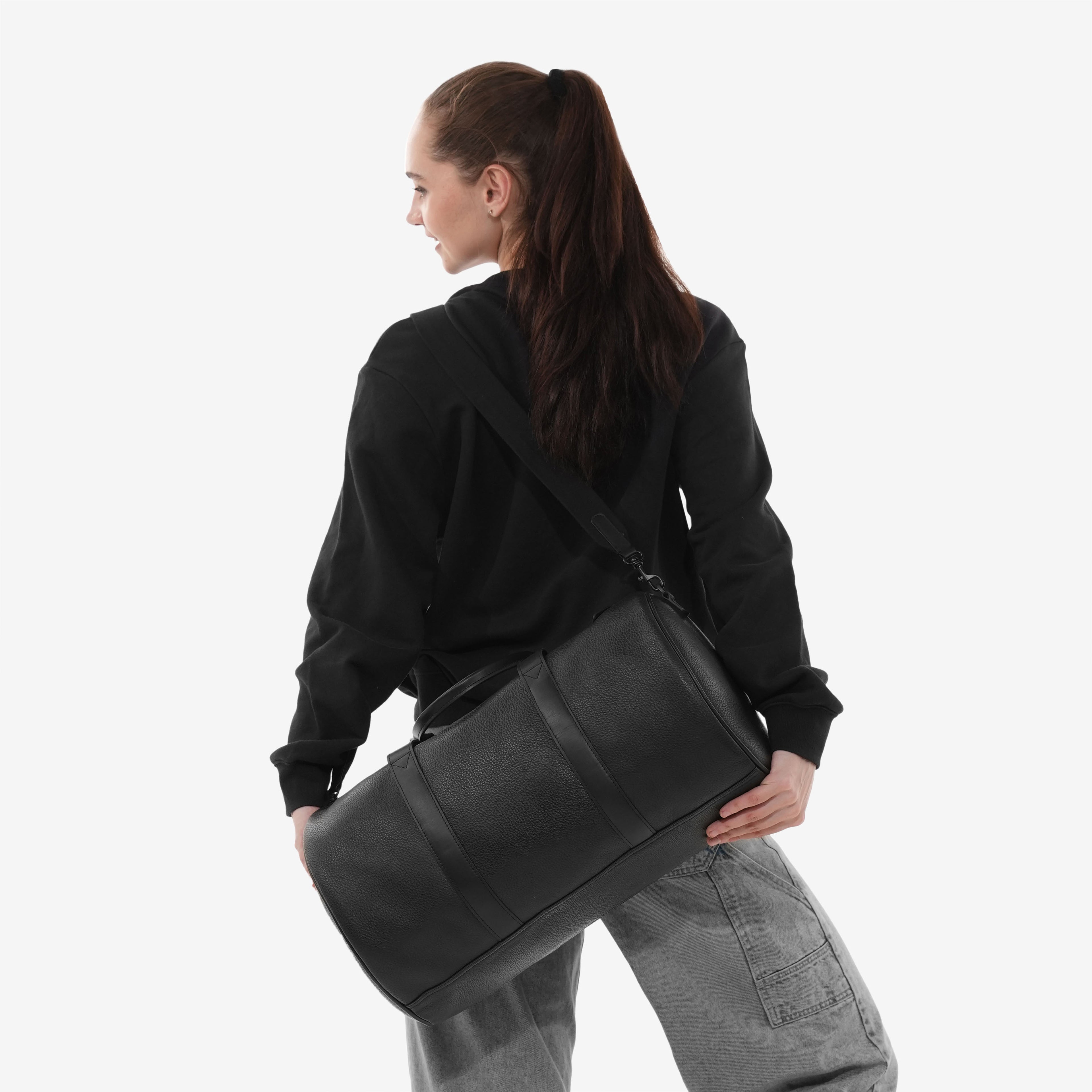 Miami Leather Gym Bag in Black, Full-Grain Leather — view 6