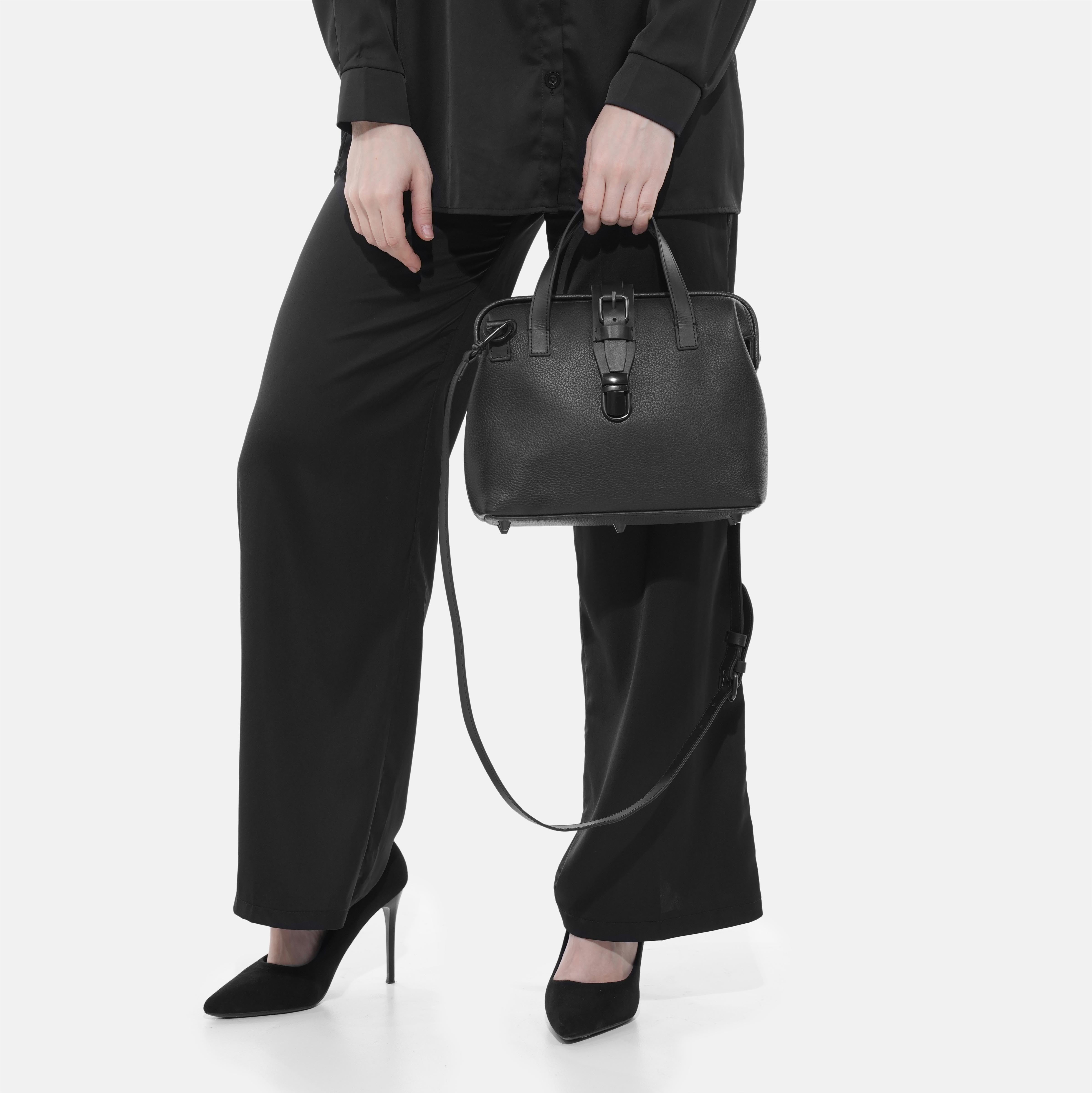 あおばくん 黒 y2k Attere 系 クロスボディバッグ CROSSBODY Athens Leather Crossbody Bag for Women | Outback – Outback World