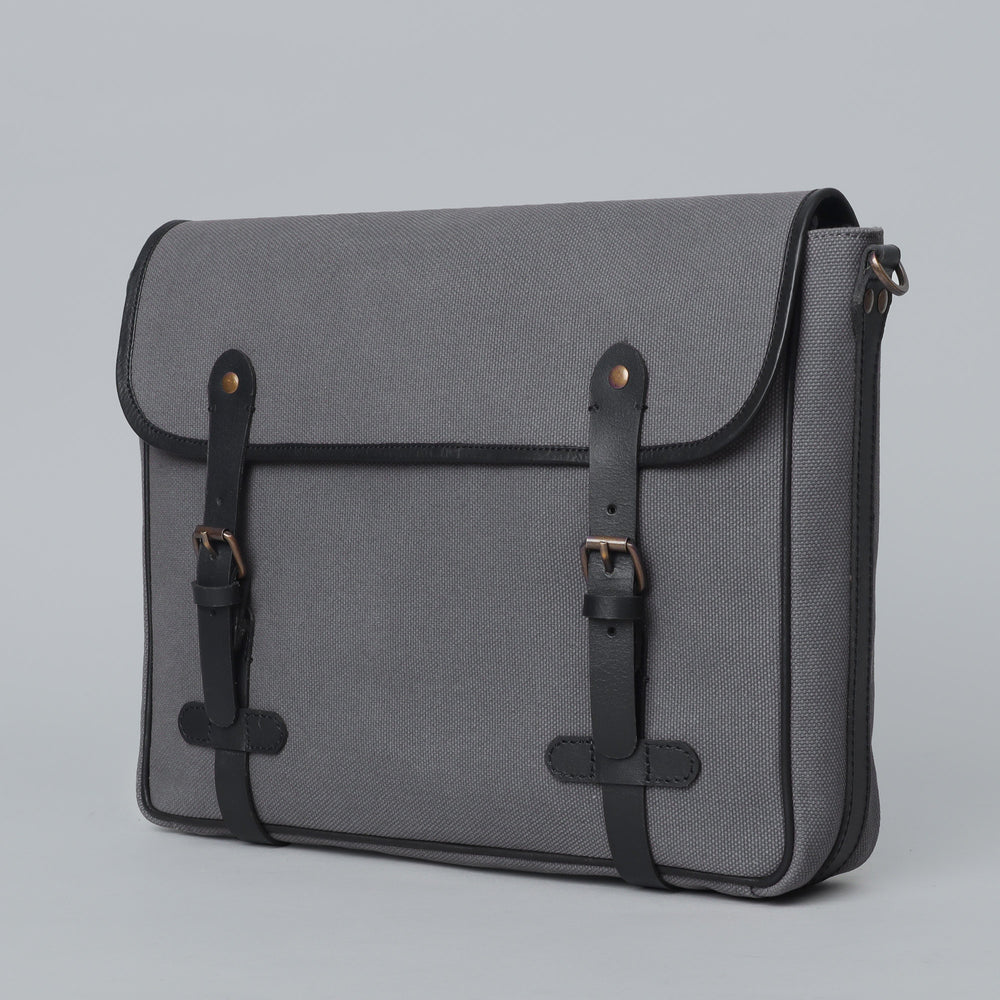 Oslo Canvas Messenger Bag