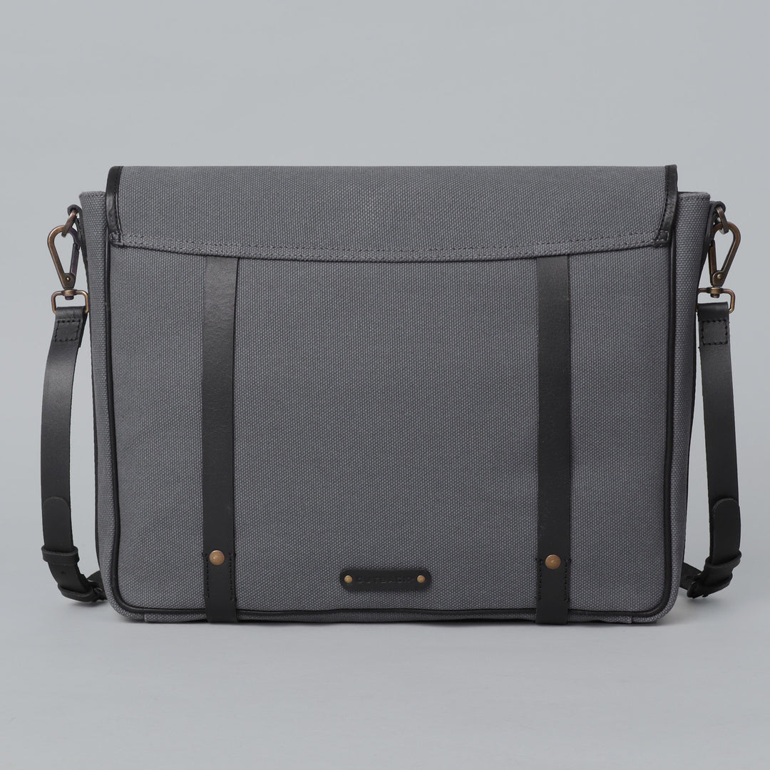 Oslo Canvas Messenger Bag