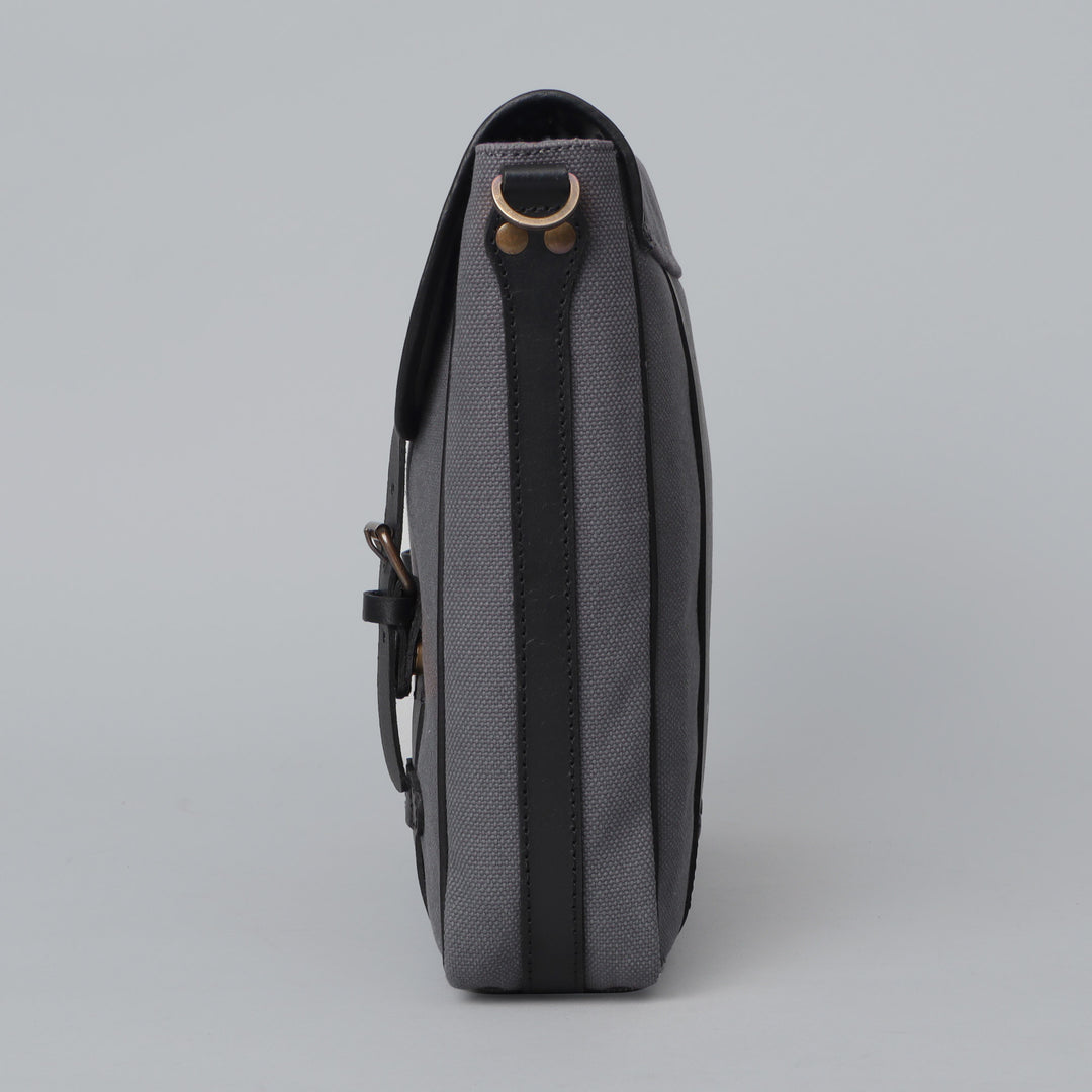 Oslo Canvas Messenger Bag