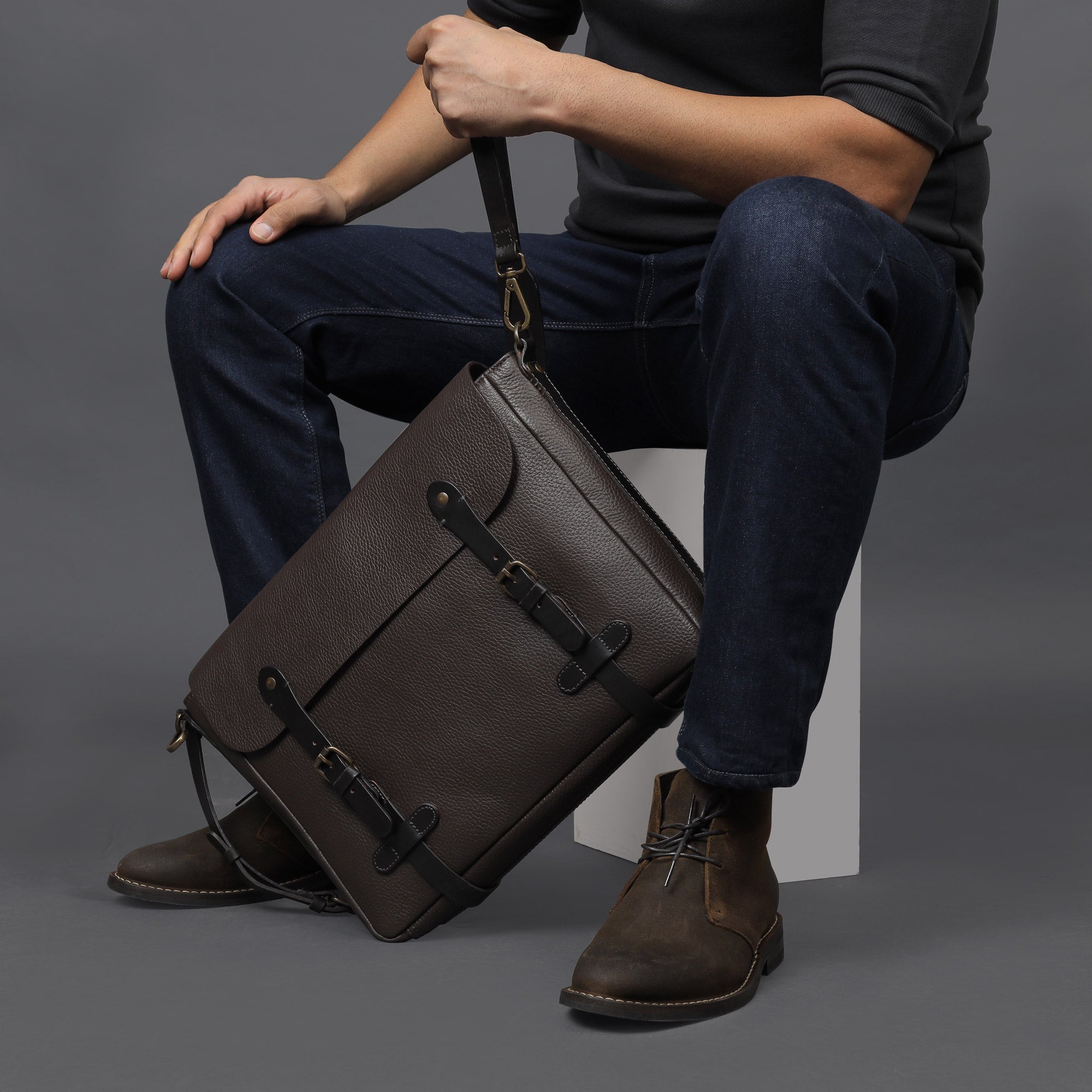 Oslo Leather Messenger Bag
