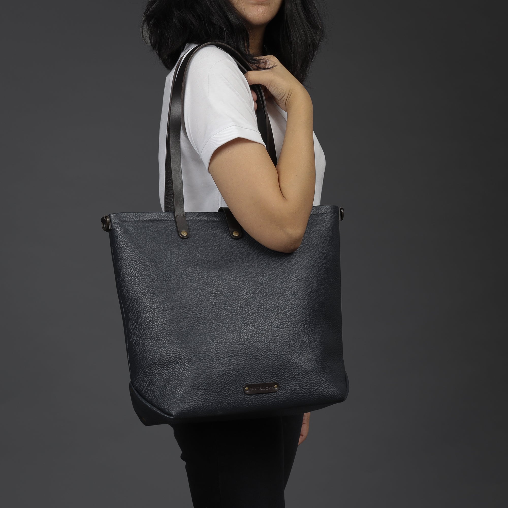 Leather tote for shopping